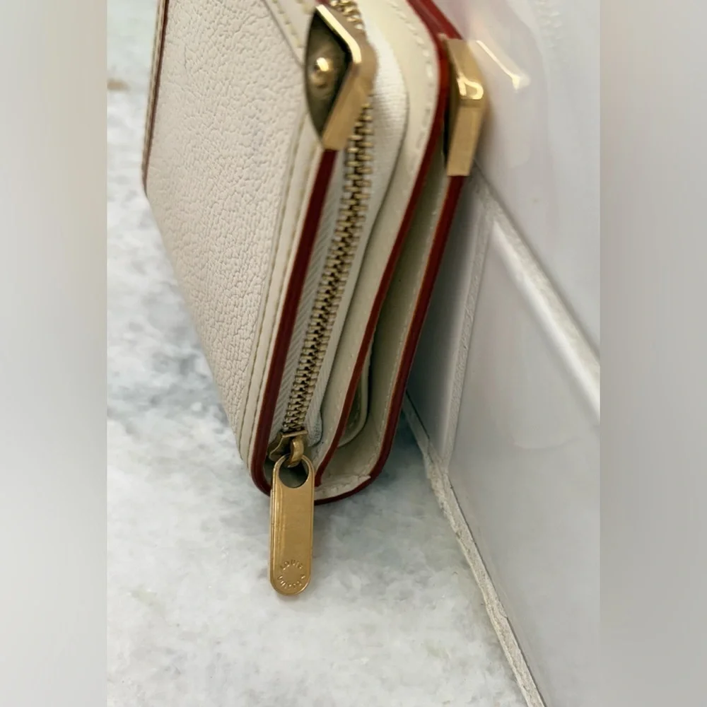 LOUIS VUITTON Unisex Suhali Goatskin Leather Compact Zip Bifold Wallet Ivory
